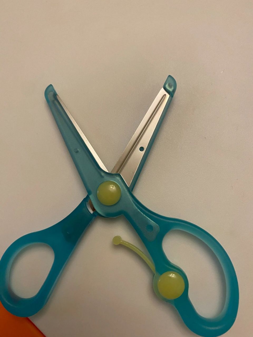 日本kutsuwa stad儿童安全剪刀圆头手工学生右左手剪刀 这个颜色是