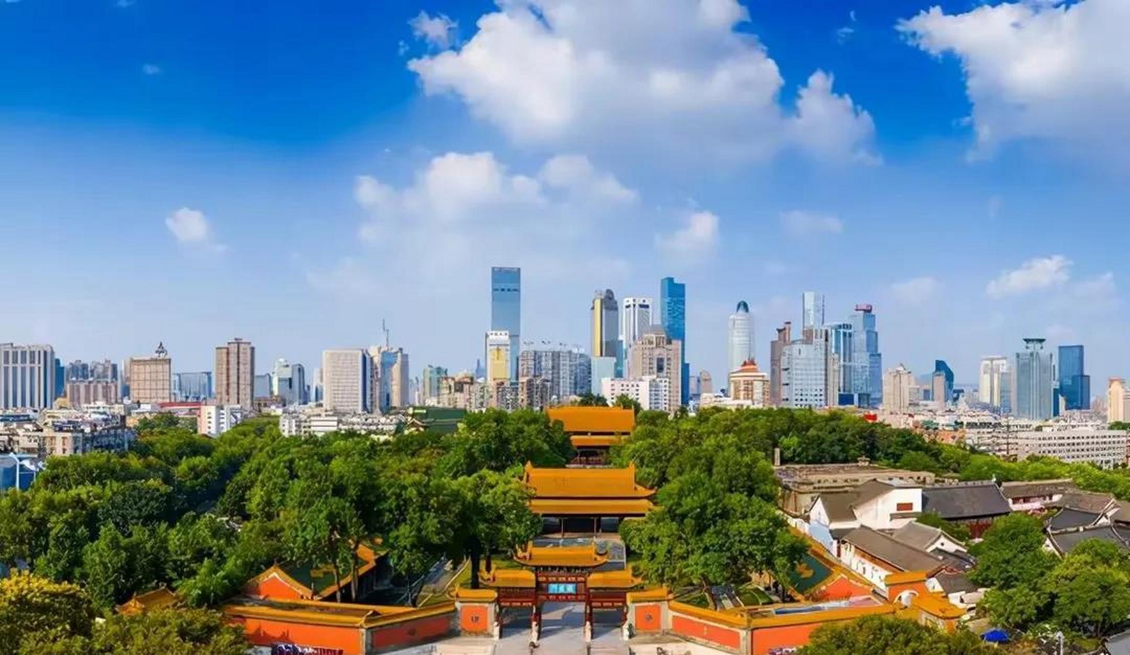 说实话,对现在的南京挺失望的,要知道它可是六朝古都,做过民国首都和