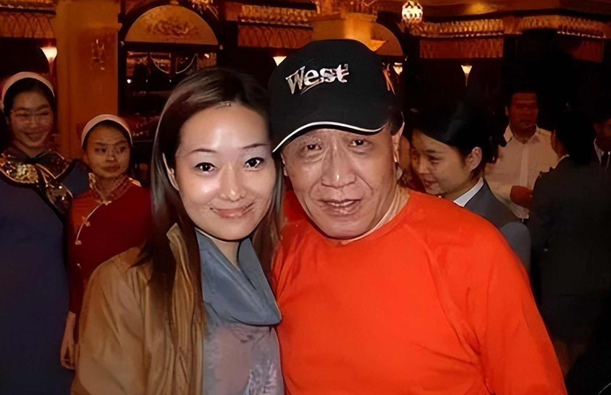 05年张正欣回家探望父亲时发现,张馨茹一直躲避自己 她询问父亲,得知