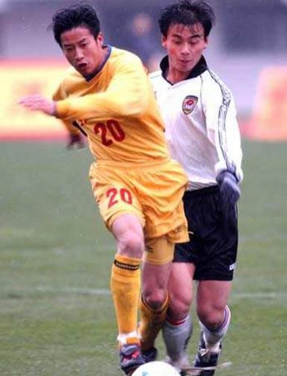 当年邹侑根淘到自己职业生涯的第一桶金,买下了属于自己的第一辆车时