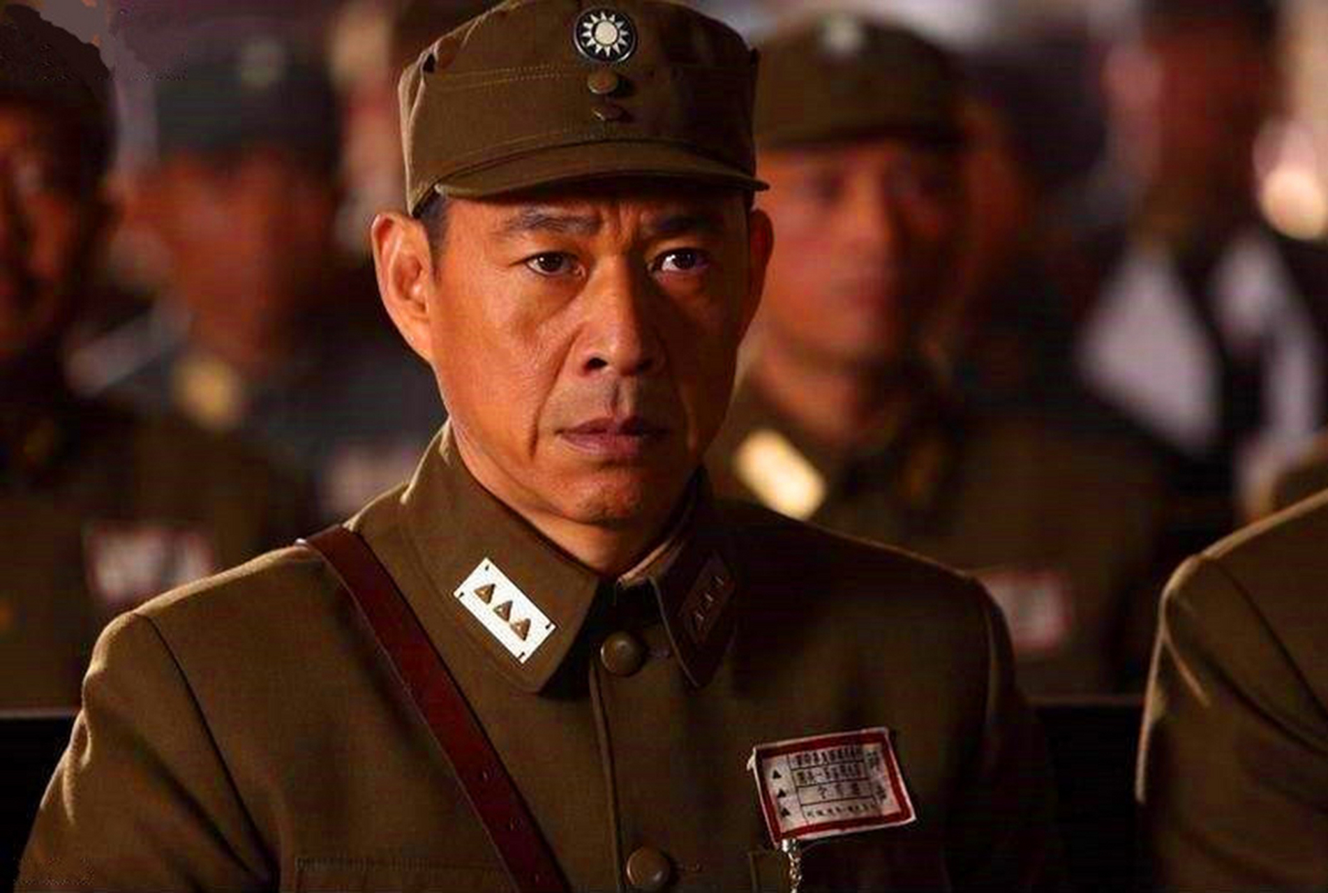 在抗日战争期间,国军将领薛岳展现了卓越的指挥才能,多次率领部队与