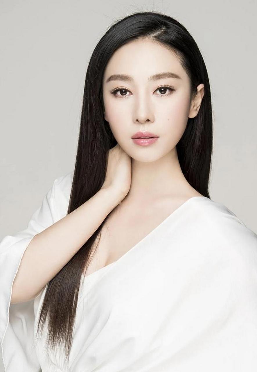 贾晓晨:妩媚迷人高清写真