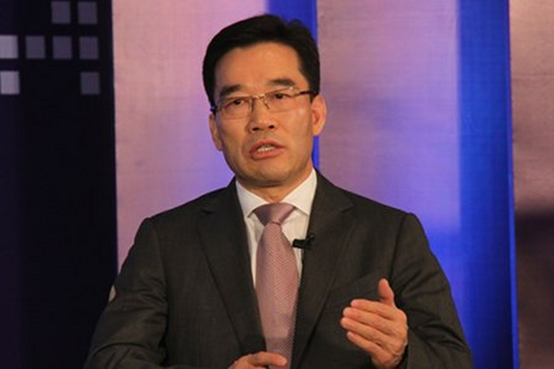 5%,收盘市值为101.78亿元.明阳电气发行市盈率为46.