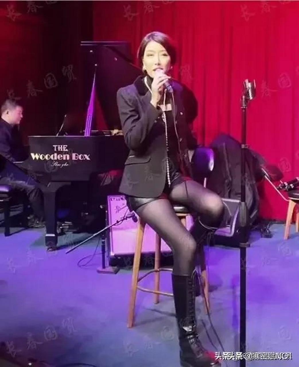 李亚鹏前女友susie wu酒吧驻唱!