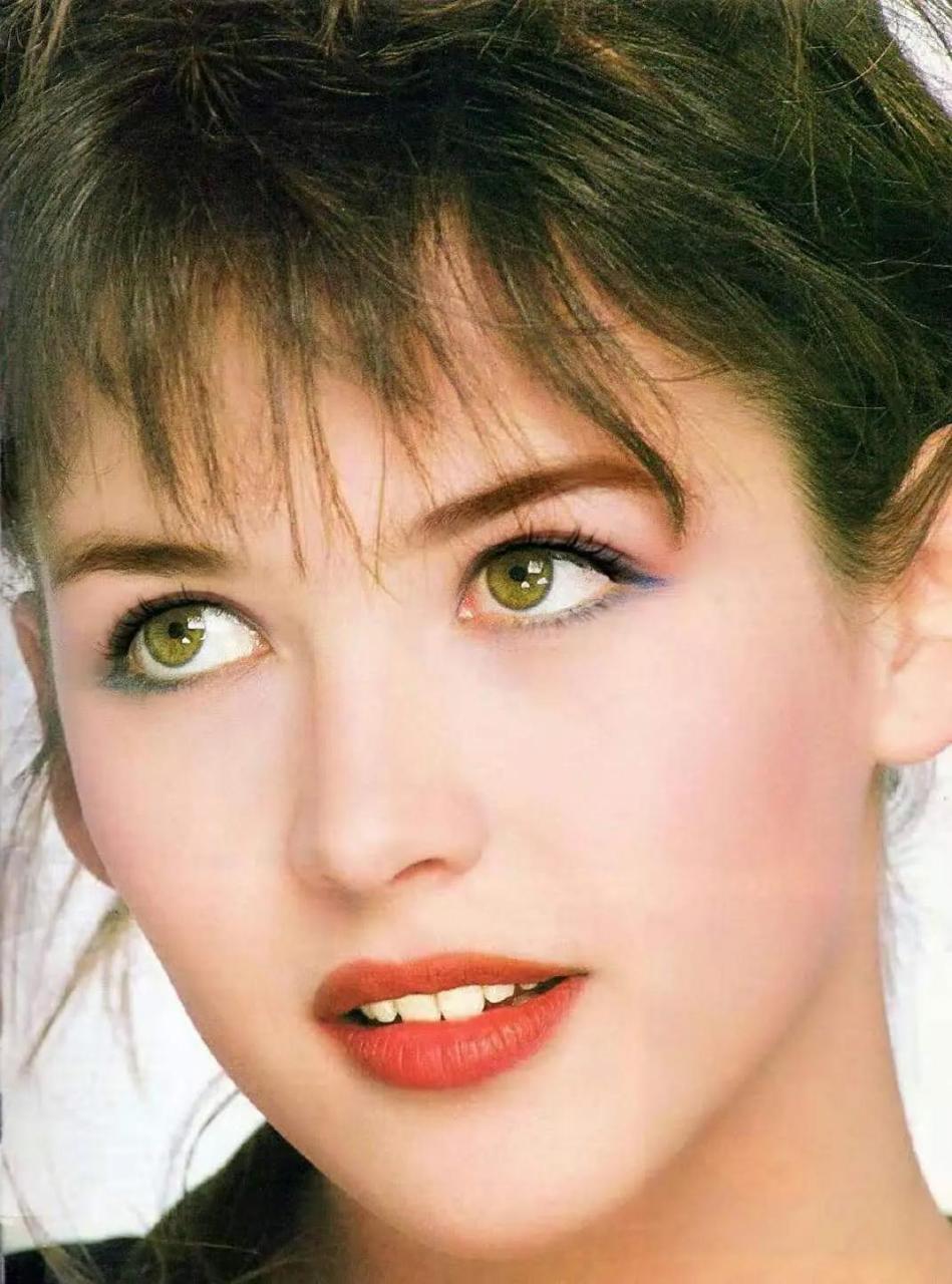 上世纪八九十年代,苏菲·玛索可以说是整个欧洲最星光闪耀的女演员,没