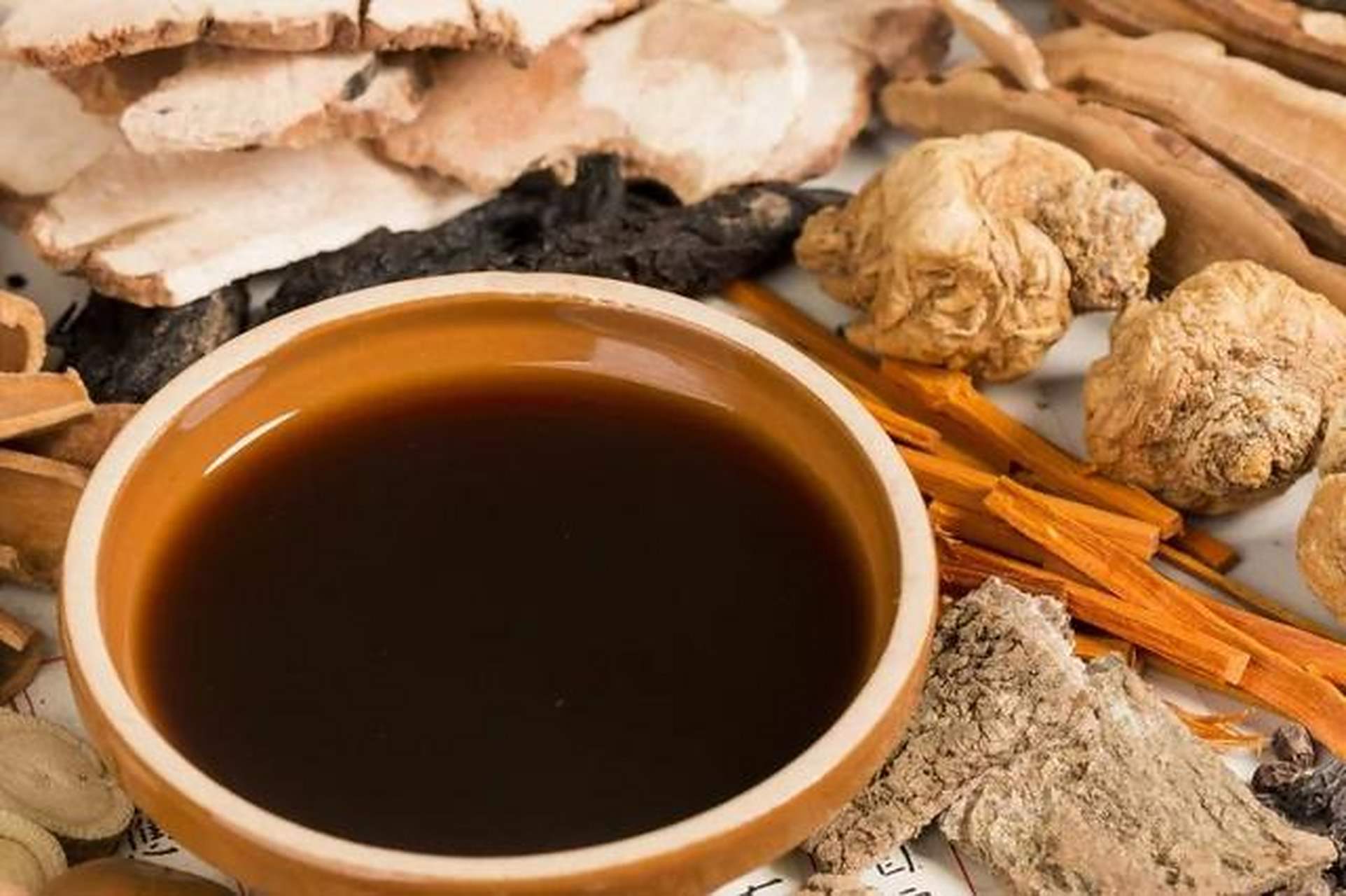 中医经典和解方——小柴胡颗粒  小柴胡汤和解功,半夏人参甘草从 更加