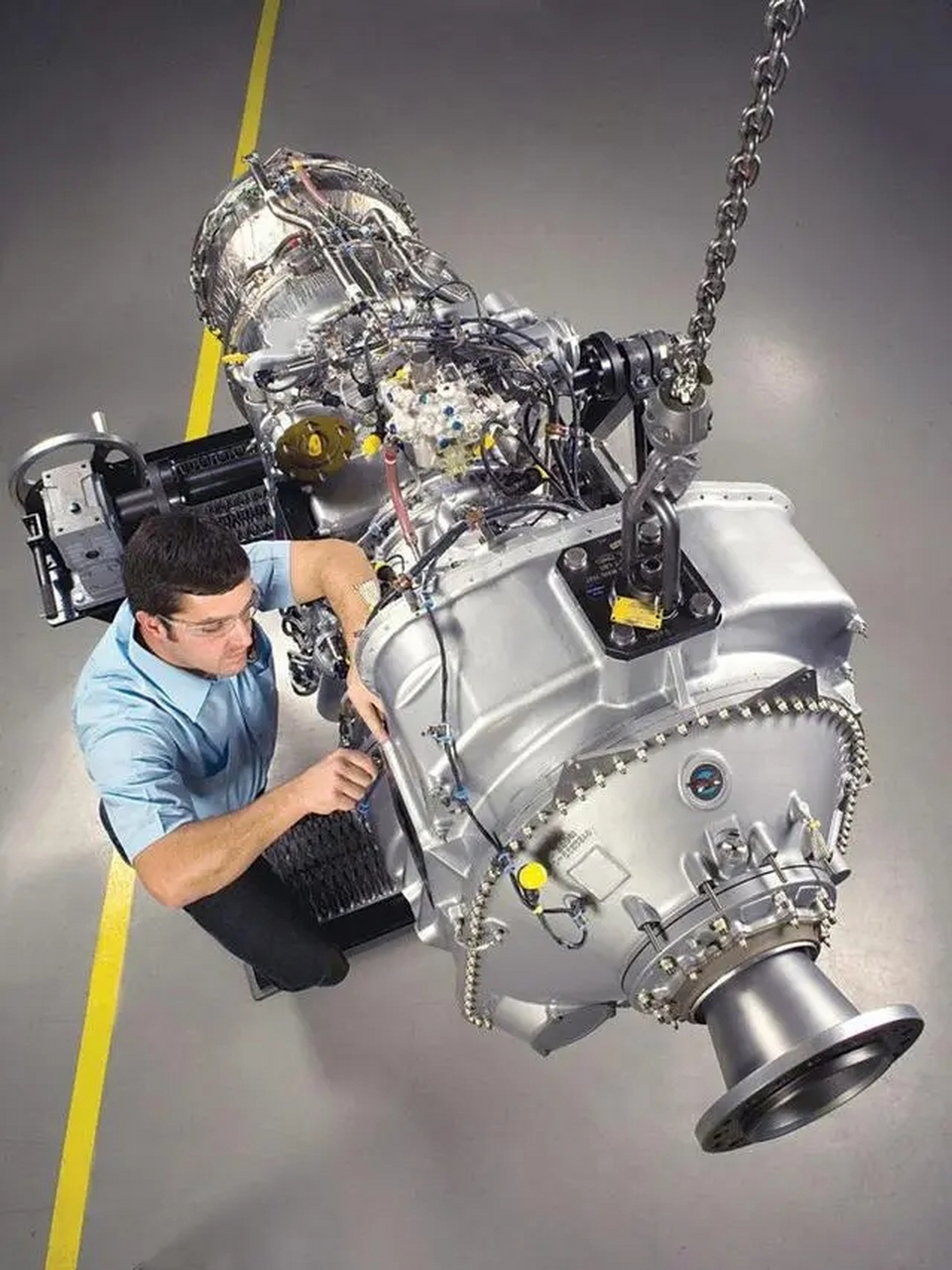 中国新舟700实现首飞,全球首款 回首过往,新舟700确实很心酸.