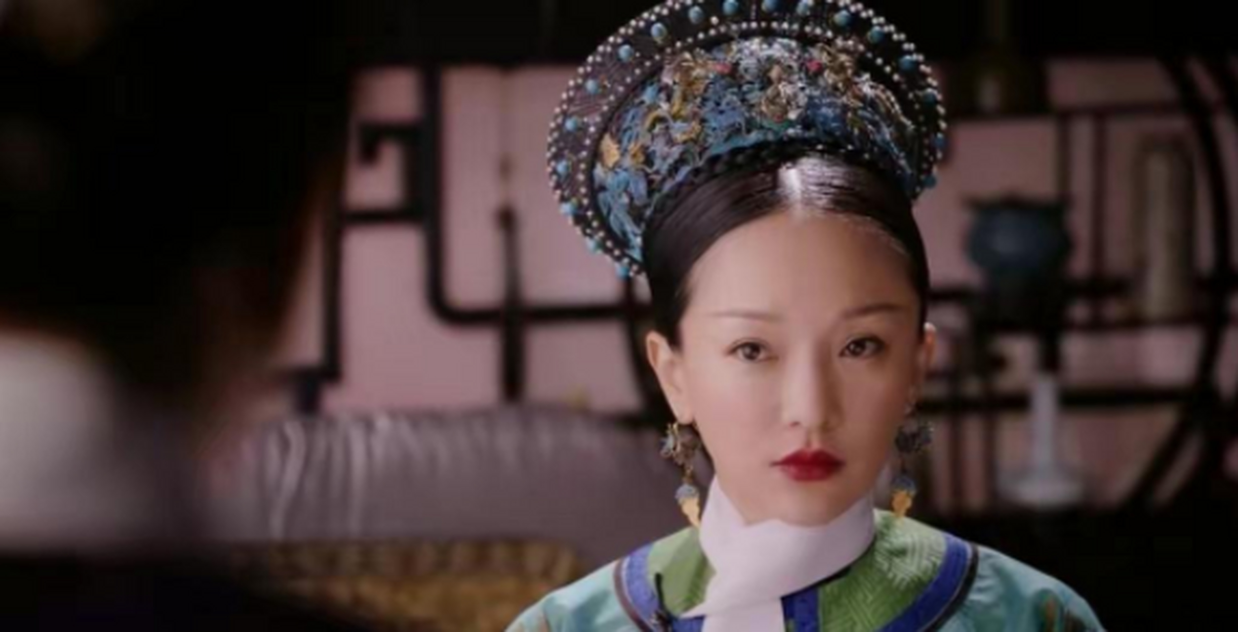 如懿变丑的真相,她的钿子头变化,居然暗示着与渣龙的决裂?