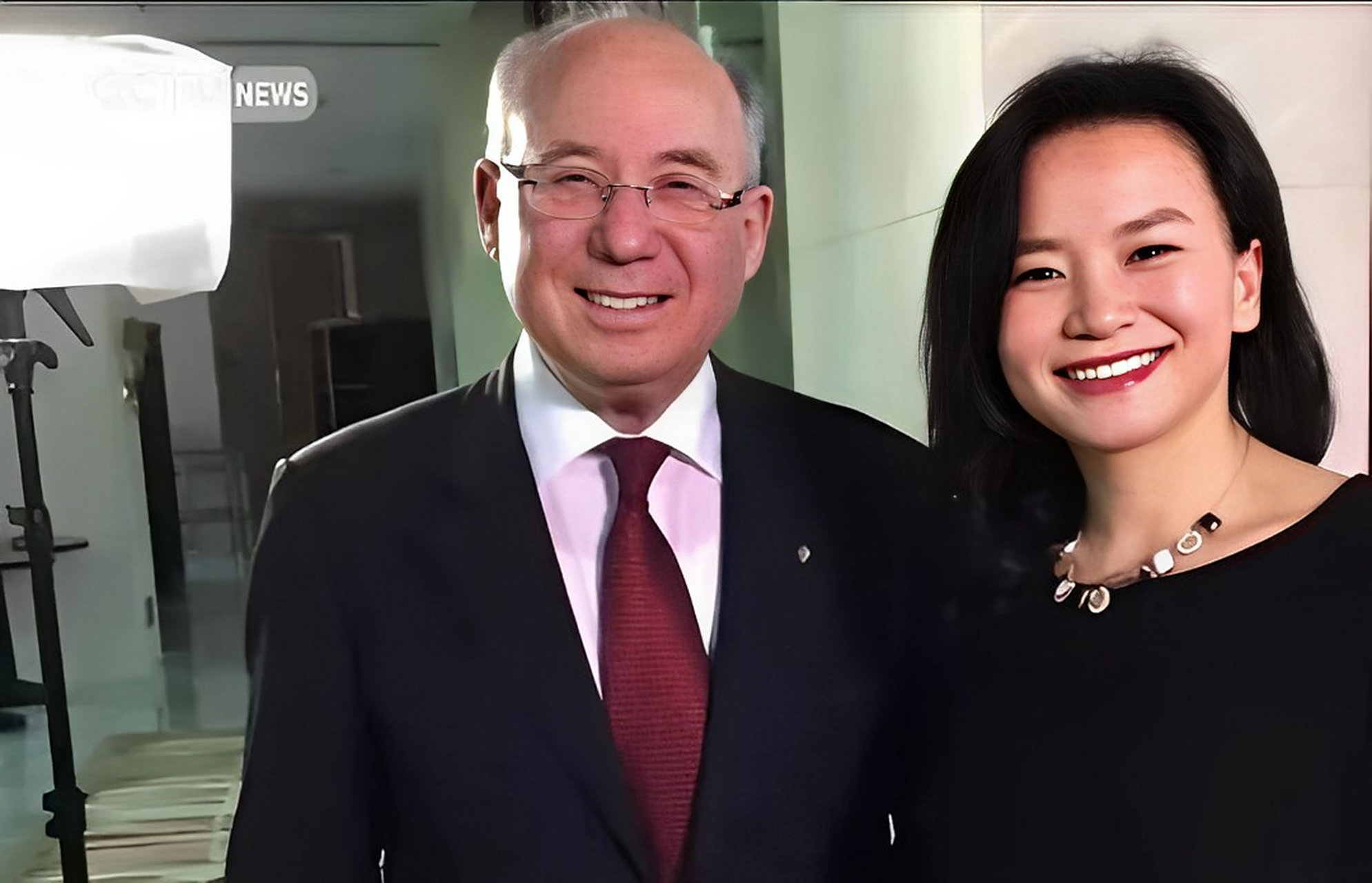 2020年,央视主持人成蕾在脱口秀节目中说得太多,无意间说了一句话,让