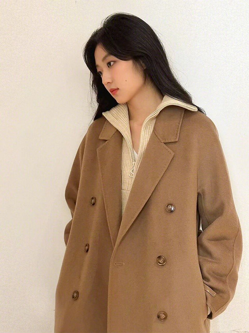 孙千好会穿 韩剧女主大衣氛围感拿捏啦!