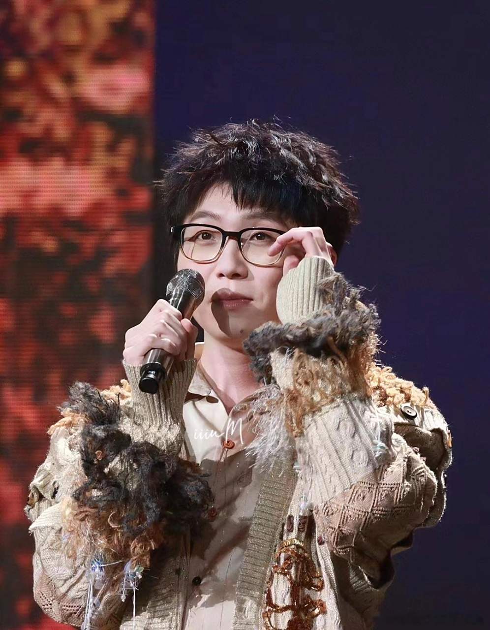 毛不易唱不染又痛了  毛不易《不染》音乐一响又痛了,be的感觉瞬间