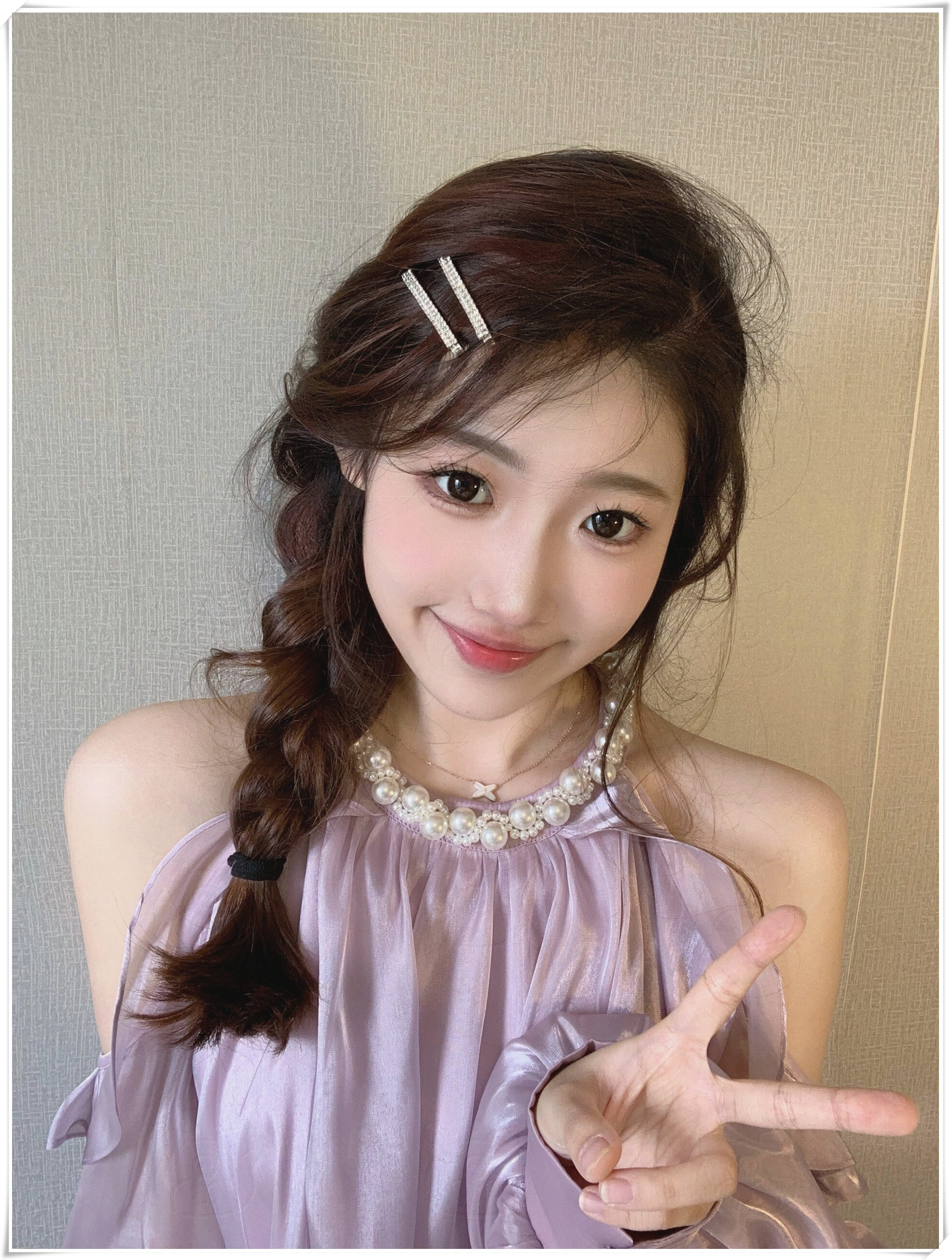 麻花辫的优点不仅仅在于它的美观,它还能给头发带来许多好处.