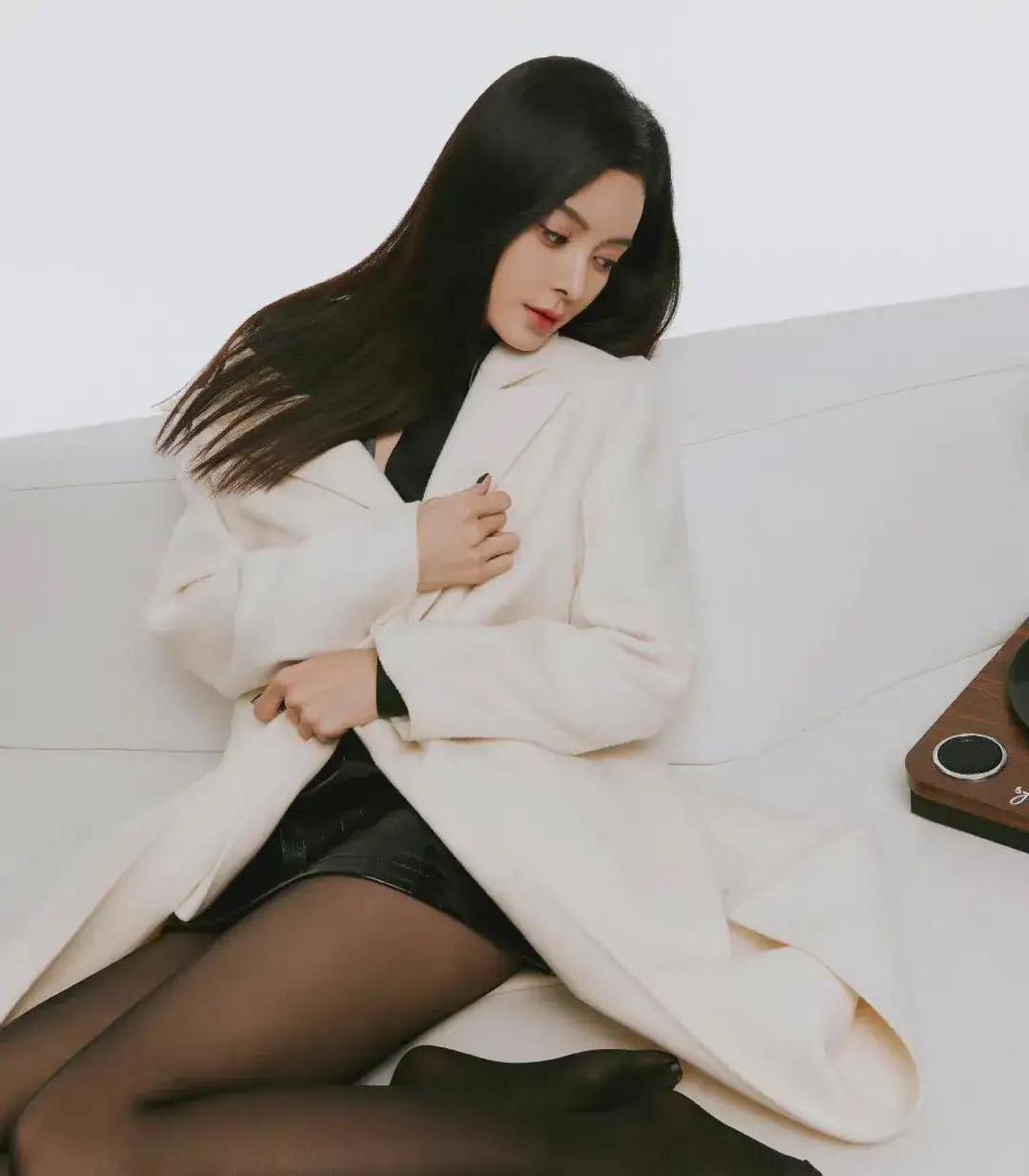 美女演员王瑞子丝袜大长腿真好看!