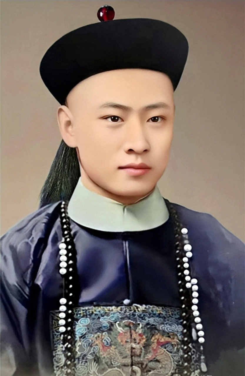 众所周知,满洲旗人中最英俊的男子当属铁帽子王庆亲王的次子爱新觉罗