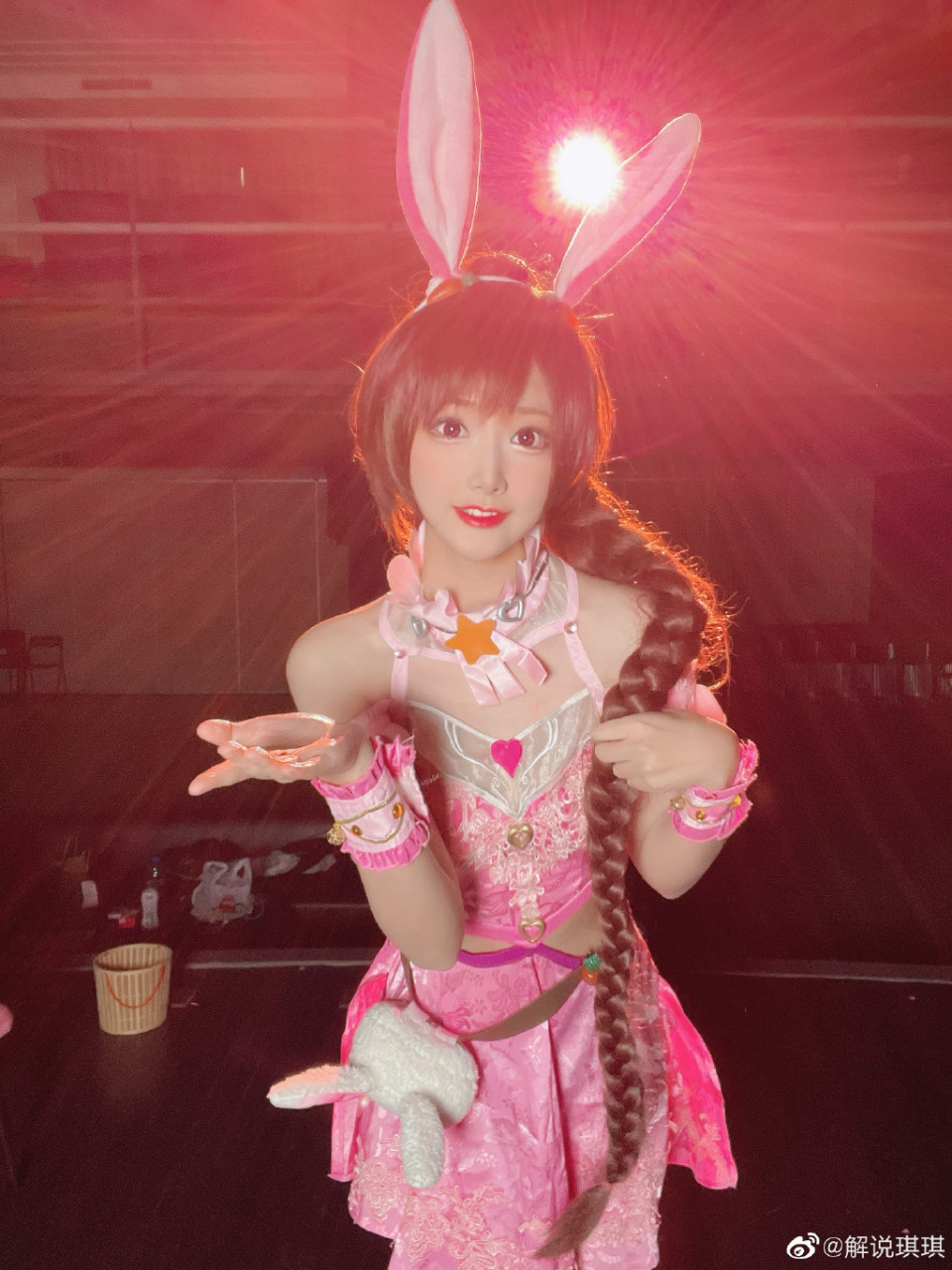 《王者荣耀》kpl解说琪琪cos《斗罗大陆》小舞  "我叫小舞,跳舞的舞"