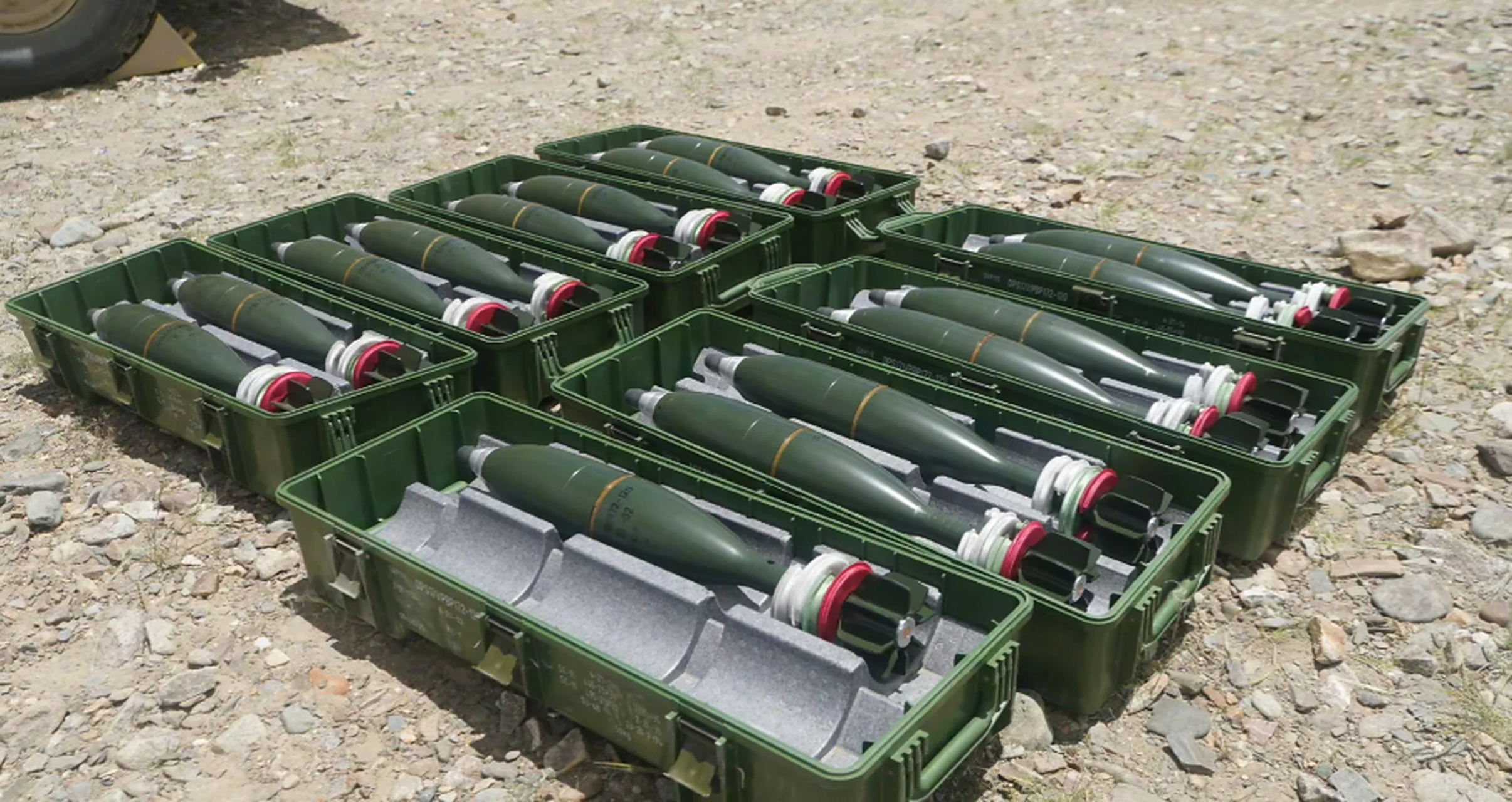 央视军媒最新曝照-关于解放军dzj08型80毫米单兵火箭筒实弹射击画面