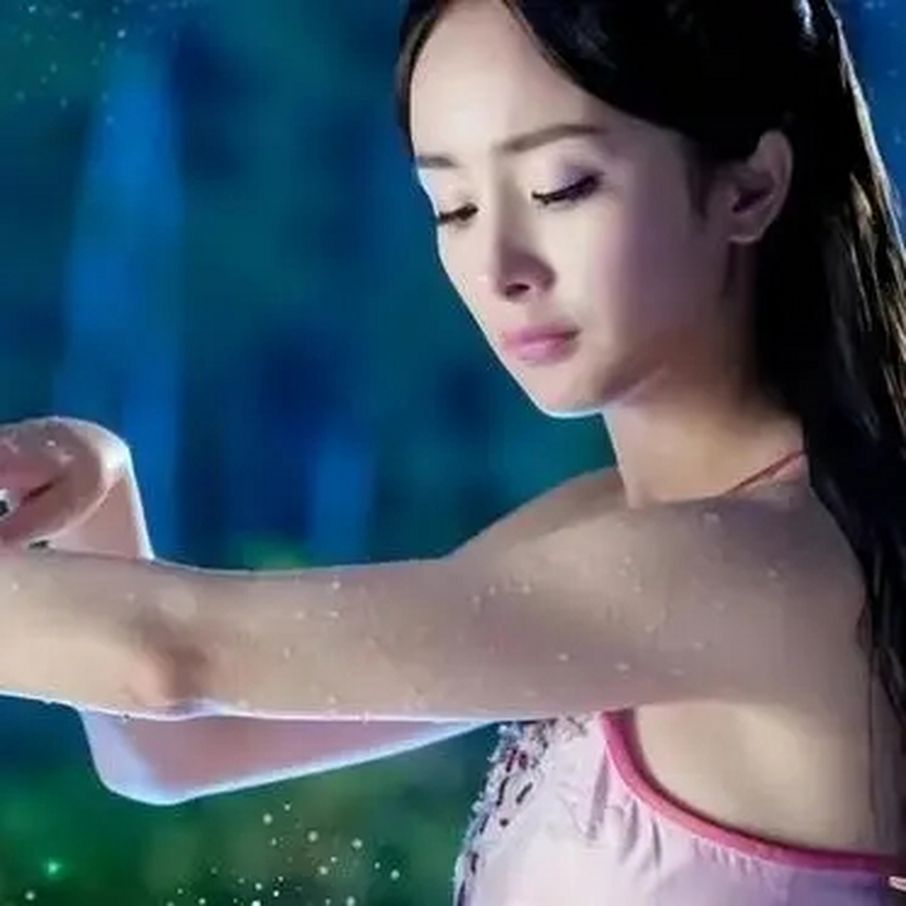 女星最美肚兜照,赵丽颖飞机场,杨幂太清纯,柳岩一亮相谁都顶不住