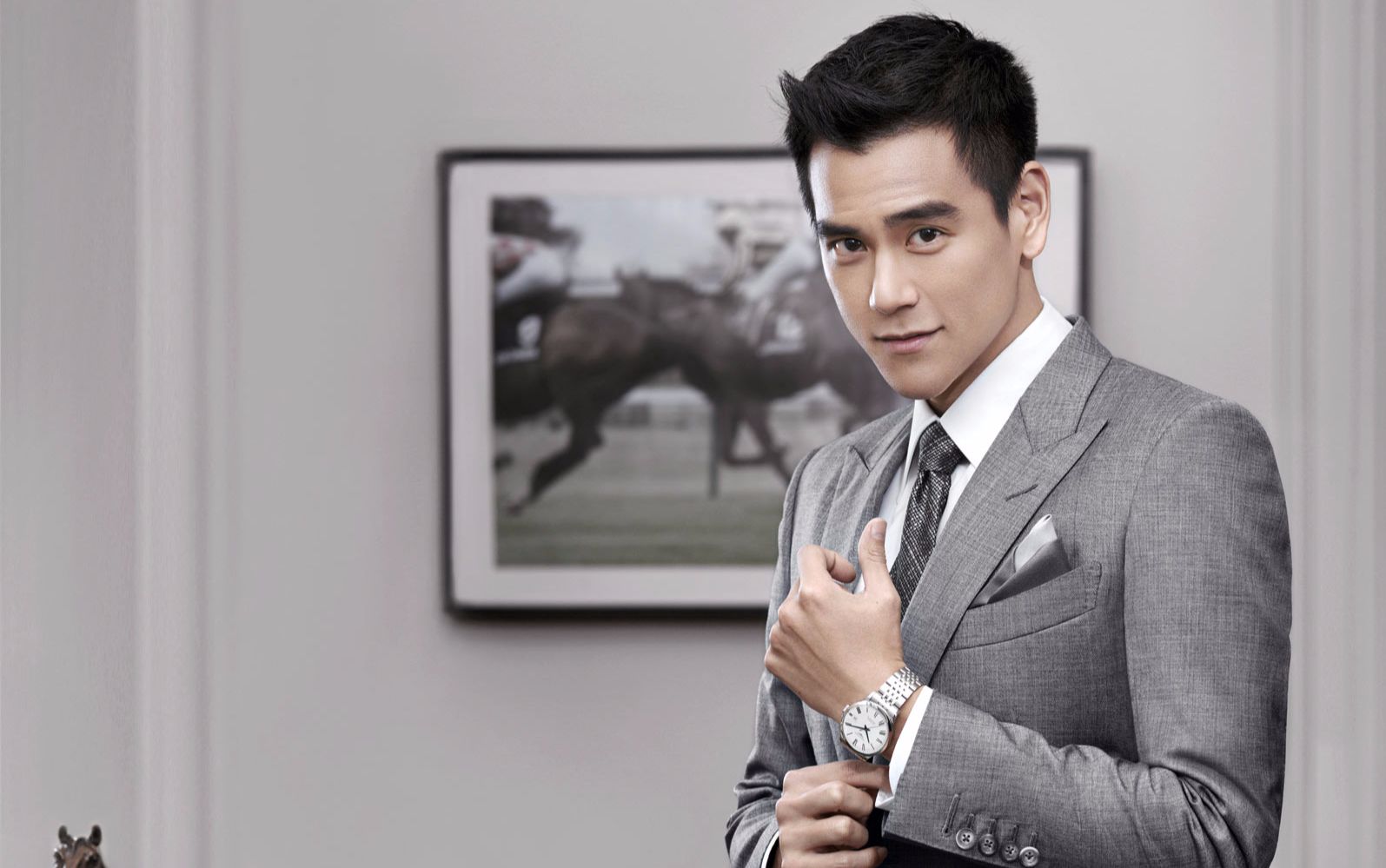 彭于晏居家隔离的照片又被网友玩梗了!