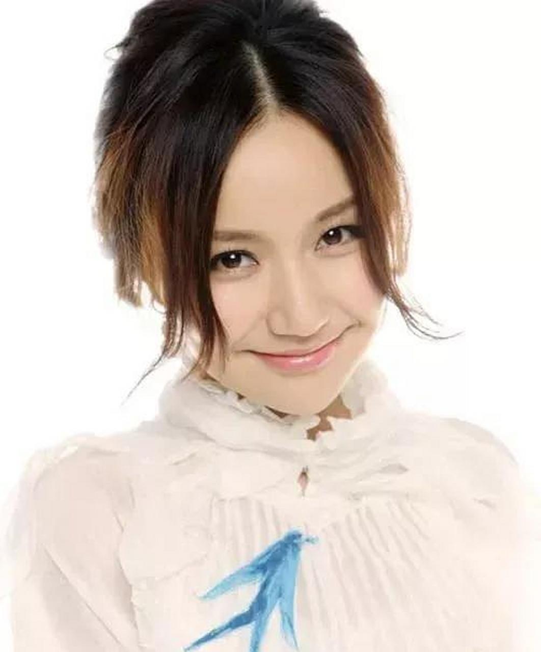 韩雨芹:气质优雅,温婉大方,妩媚迷人