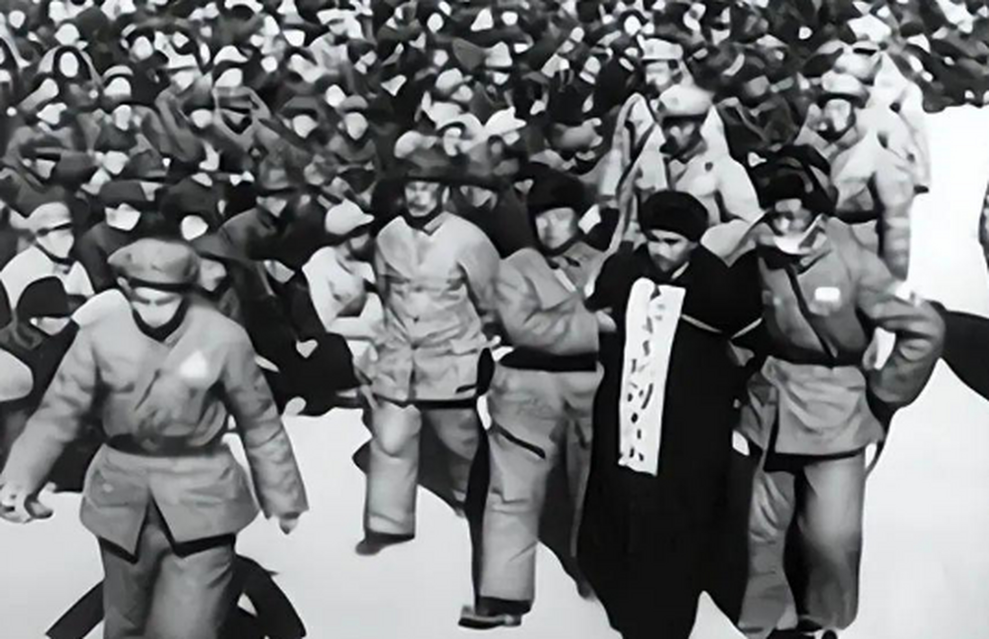 通过倒买倒卖,以次充好等多种方式,刘青山和张子善一共聚敛了171.