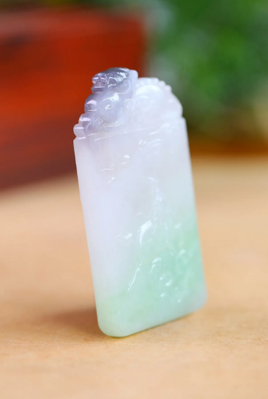 点击头像看直播##和田玉#和田玉翠青三色麒麟牌子,老坑料,质感稳篌