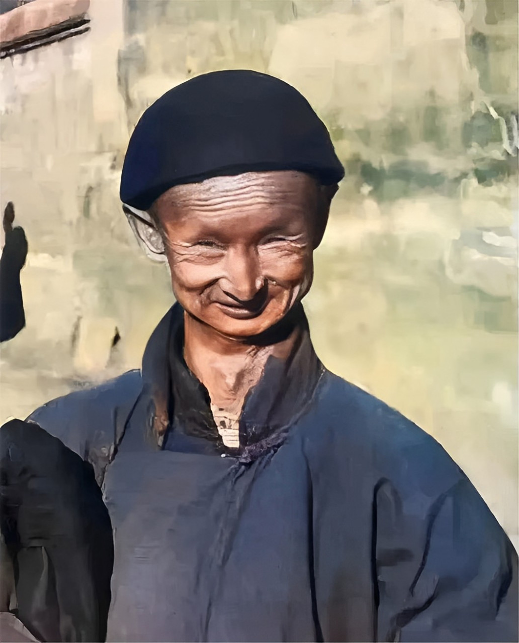 他又瘦又矮,他的脸和普通人的不一样,甚至很丑.