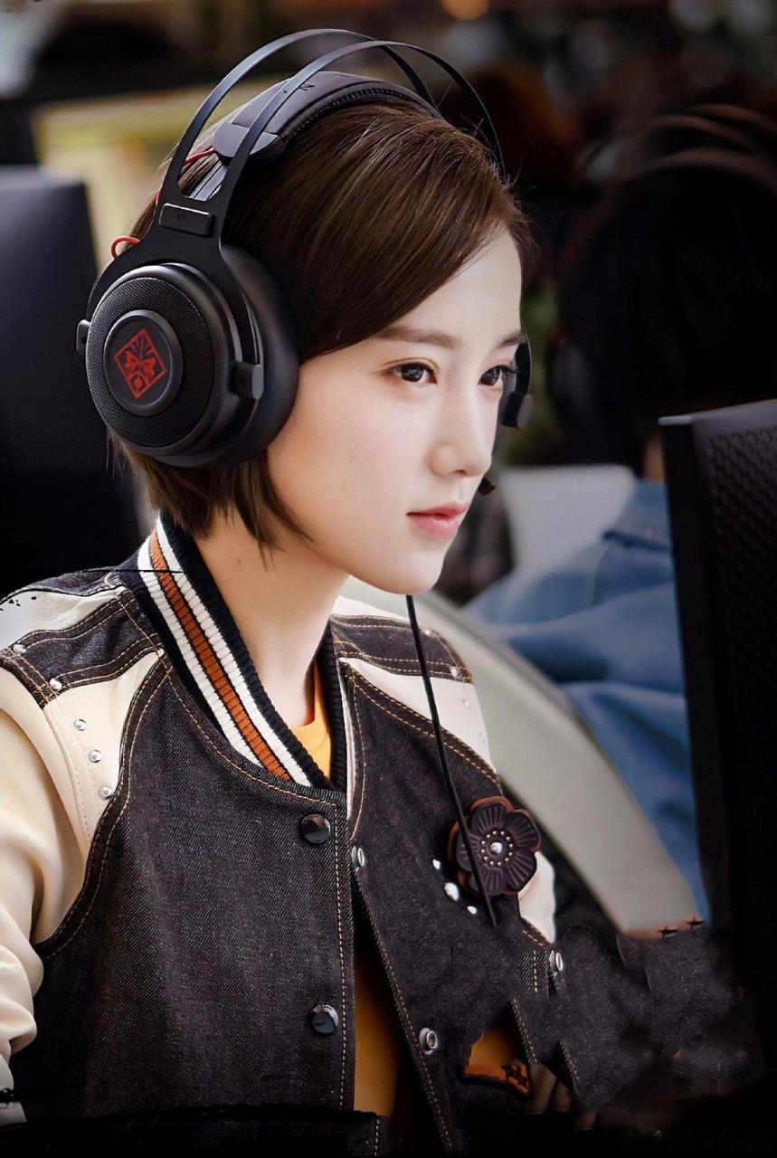 就是《司藤》的沈银灯,《梦华录》的招娣,《全职高手》的唐柔,这几年