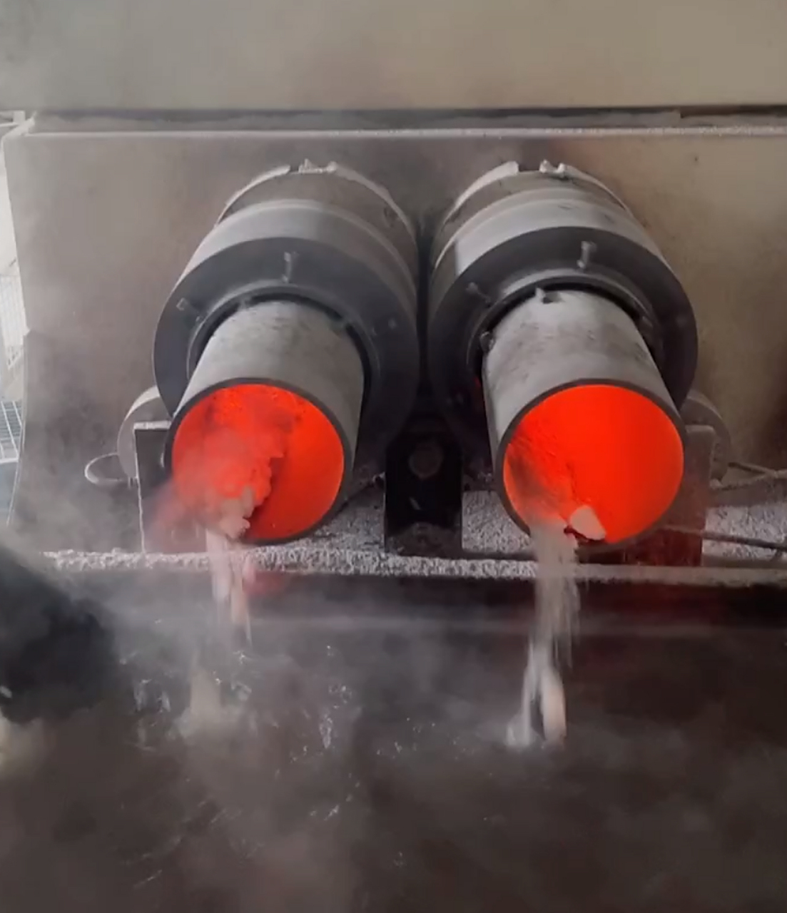 焙烧,水淬-石英砂两种提纯工艺介绍 | 焙烧:采用专业焙烧炉,将石英