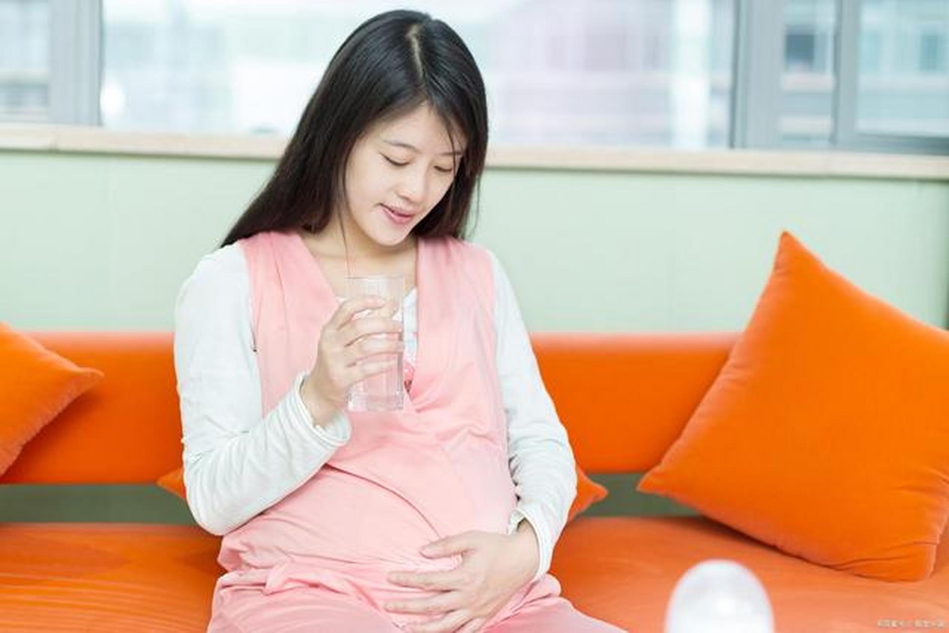 吴女士跟老公认识一周就结婚了,现在她怀孕了,没办法判断孩子是谁的.
