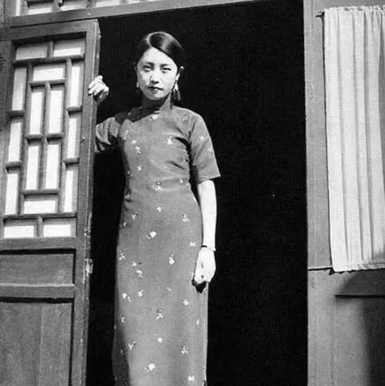 1939年,23岁的孔令侃决定迎娶40岁的白兰花,他的父亲孔祥熙和母亲宋霭