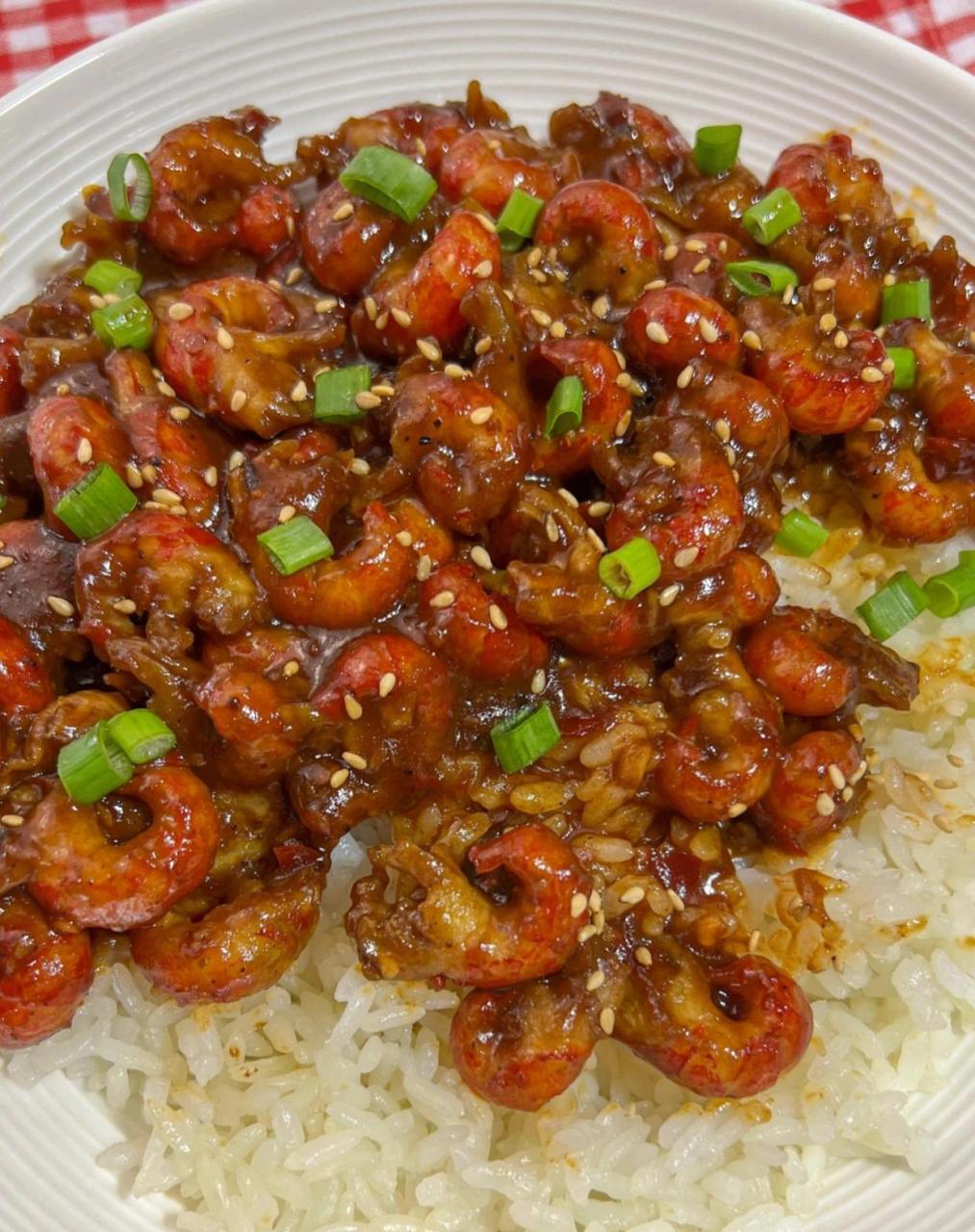 香辣小龙虾拌饭7515 爱吃甜口的小龙虾拌饭,但是外面卖的大多是咸