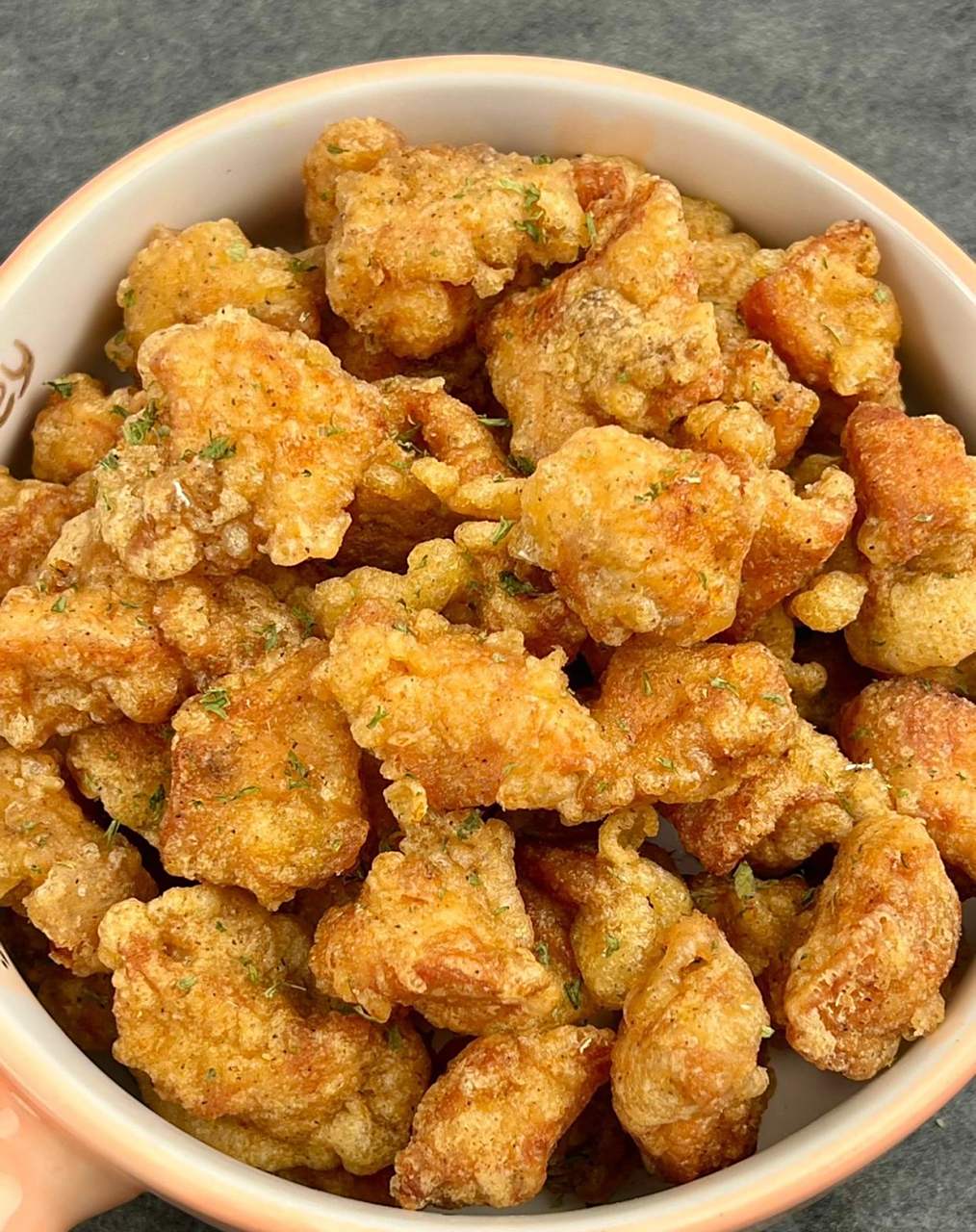 椒盐鸡块,比外面买的都要好吃～外酥里嫩,做法还很简单,大人小孩都