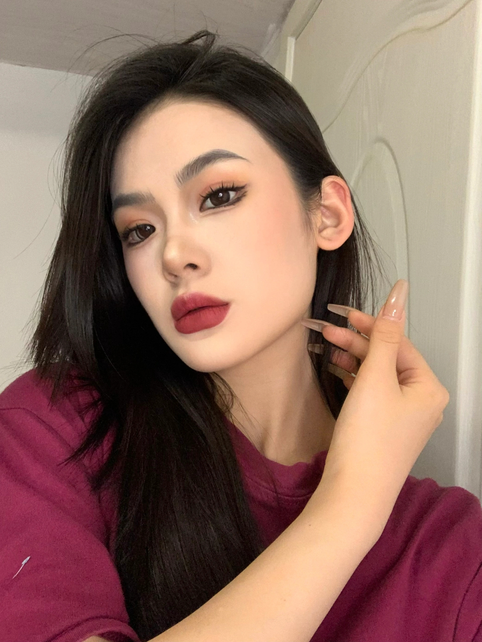 冷艳气质大美女浓颜妆  整个妆容看上去第一眼就是很惊艳的感觉 浓颜