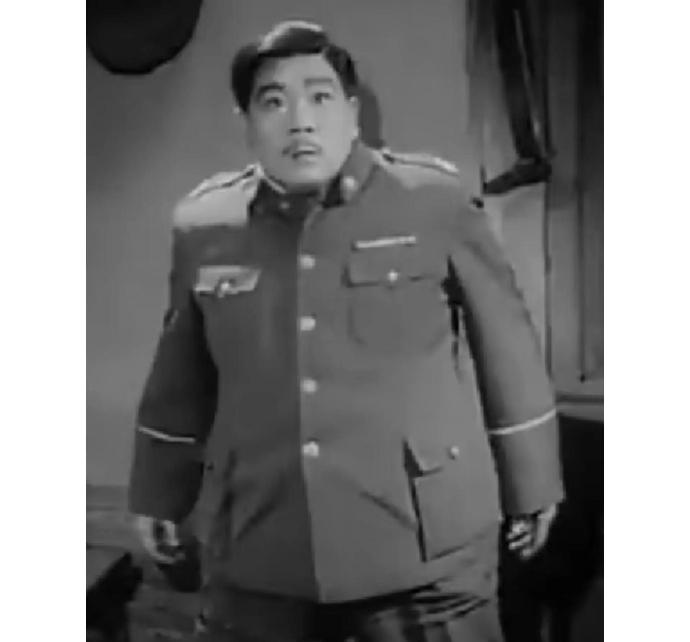 "敌炮团长"邵冲飞 邵冲飞,1926年7月18日生,天津人,中国戏剧家协会