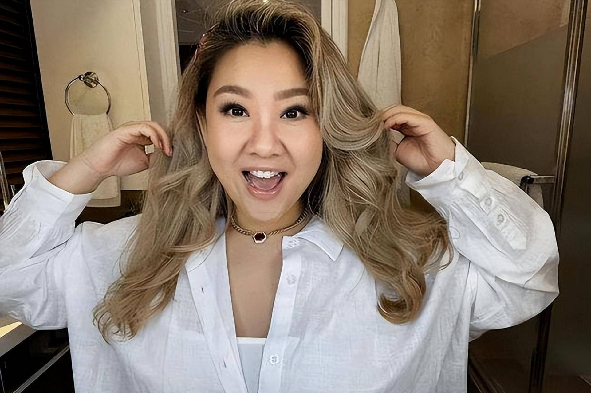 郑欣宜方报平安】近日,网上传出沈殿霞女儿郑欣宜失踪离世的消息,消息