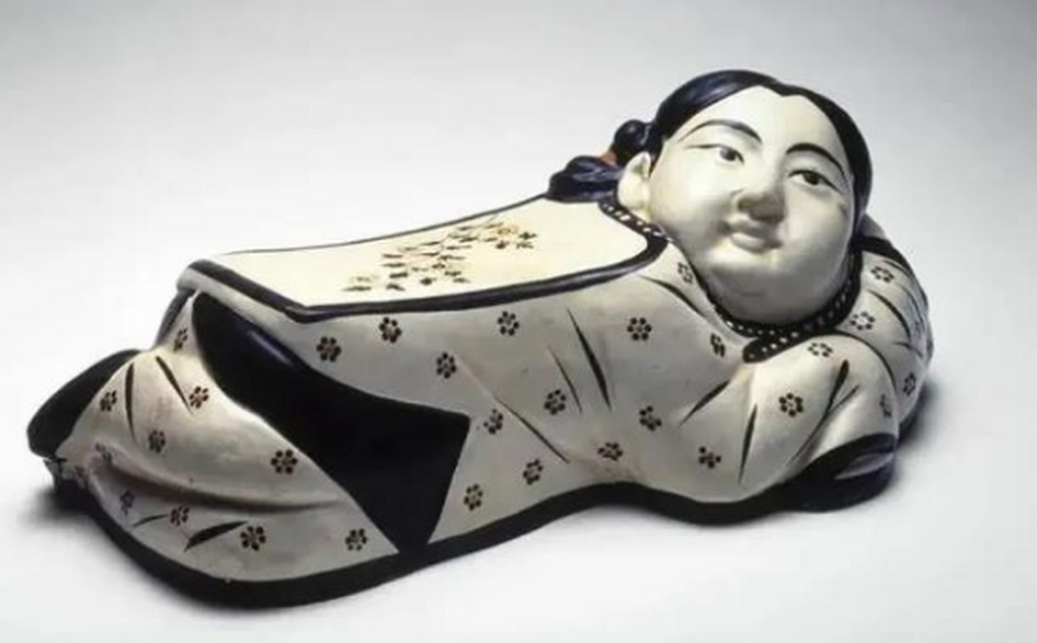 古代枕头那么硬,他们晚上真的睡得着?古埃及人表示:"睡硬枕头能升仙".