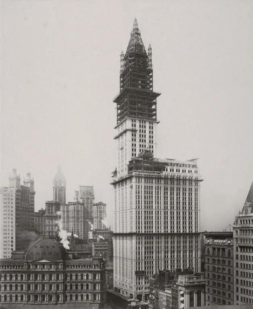 领动计划 1912年的美国纽约,正前方那栋即将完工的大楼是伍尔沃斯