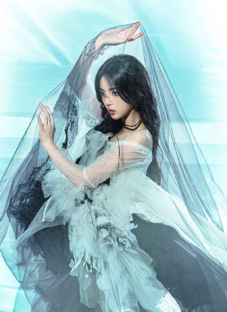 今天看到了杨超越25岁生日拍的照片,真的好惊艳啊99