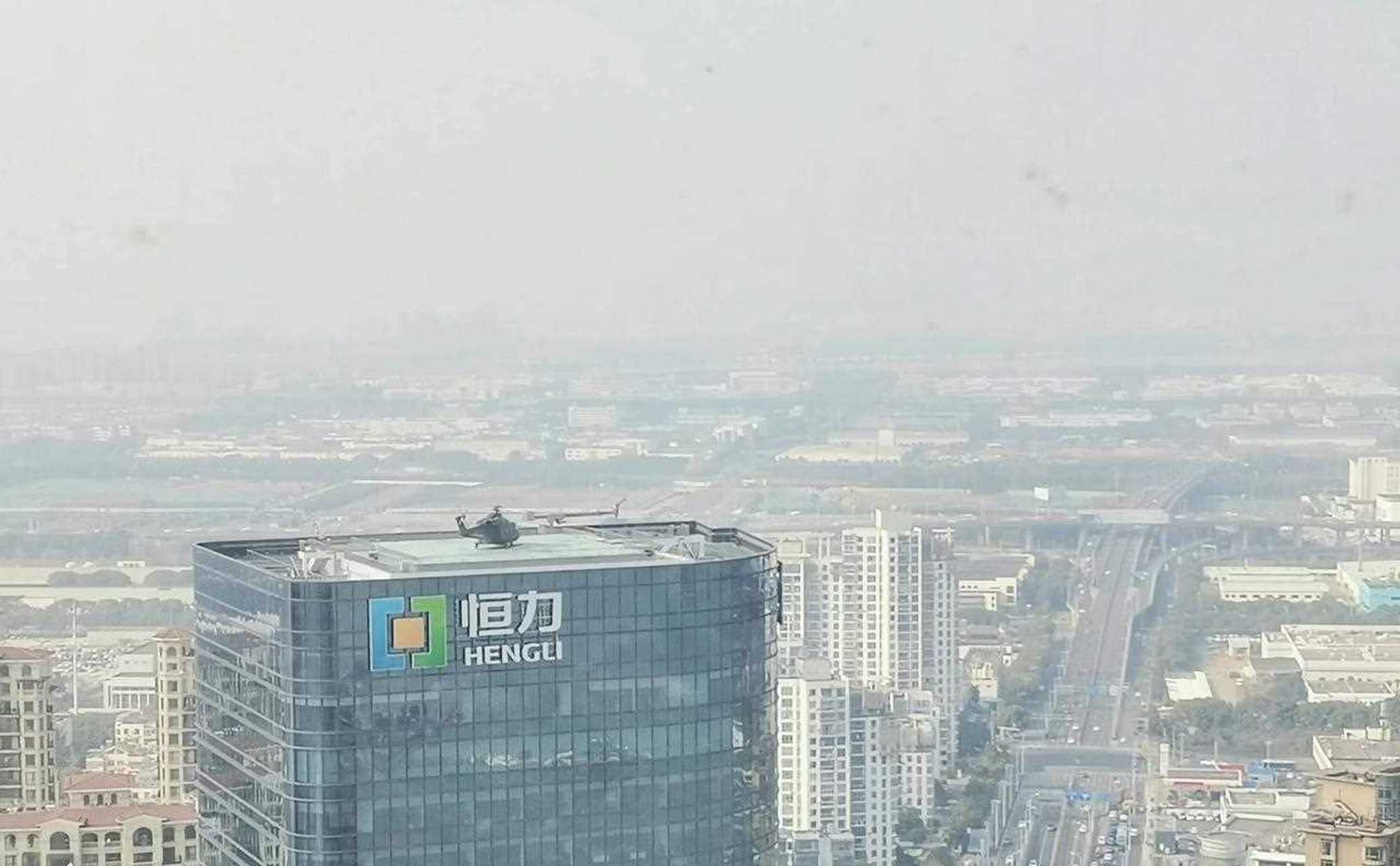 苏州中心恒力总部,恒力老板上下班坐直升机,有点羡慕[抓狂]