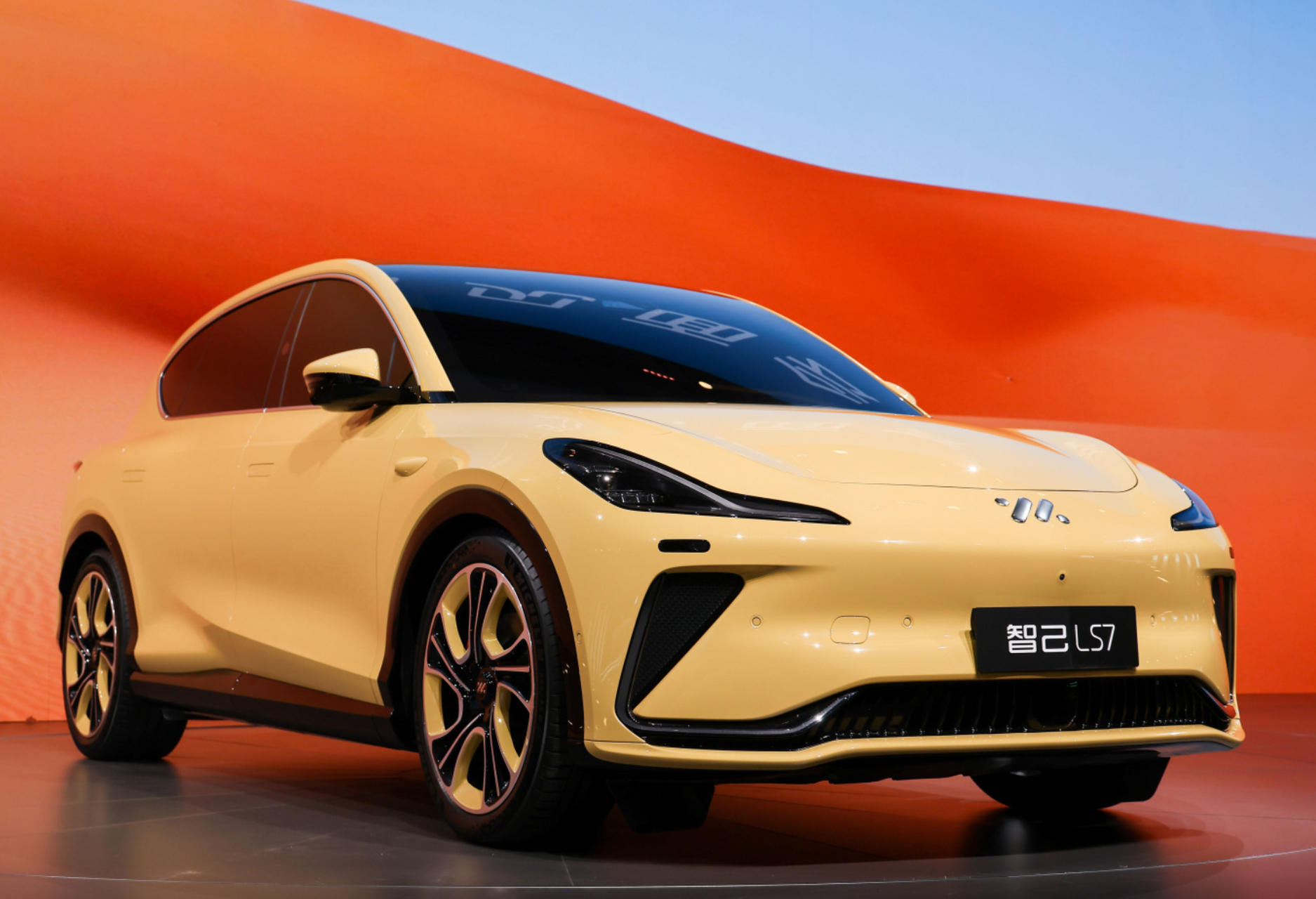 105300辆;  上汽大通:18140辆;  智己汽车:2620辆;  木石点评:上汽