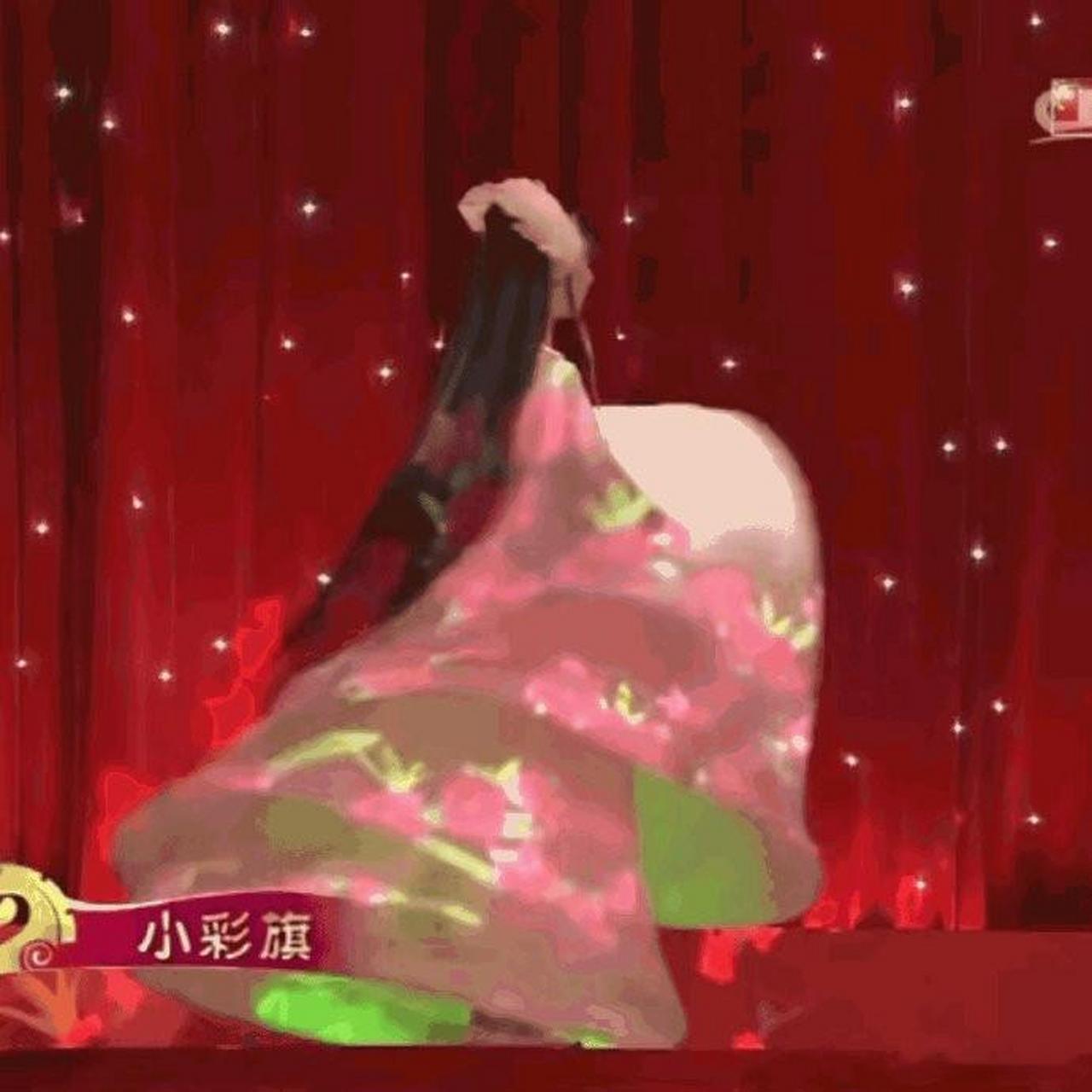 2014年马年春晚上,小彩旗化身"时间使者",连转4个小时,共计8000圈