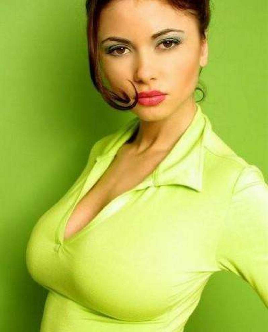 维罗妮卡·泽玛诺娃(英文名:veronica zemanova),是一名捷克职业模特,