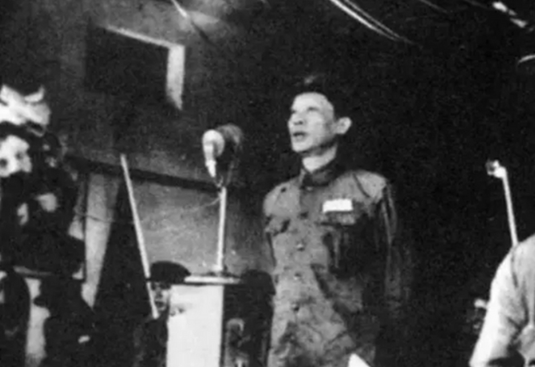 冯白驹获3个"一级勋章",为何淡出军队没授衔?