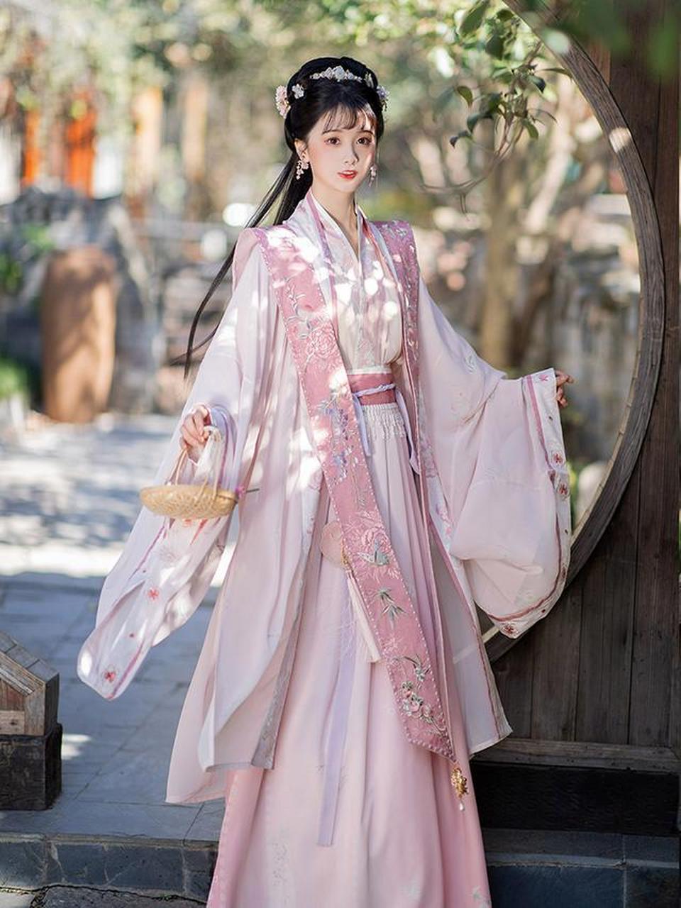宋制汉服也太美了,穿上就是粉嫩娇俏的大宋公主!