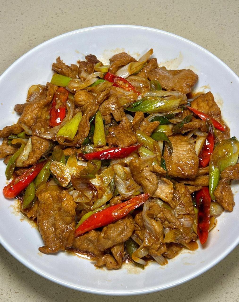 葱爆里脊下饭无敌了|前不久去外面吃饭第一次吃到葱爆里脊,一整个给我