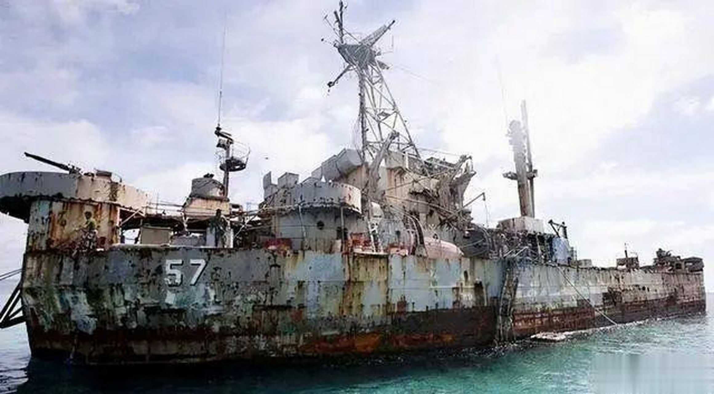 最后100公里,052级导弹战舰发出四次警告:菲律宾船队突然全消失