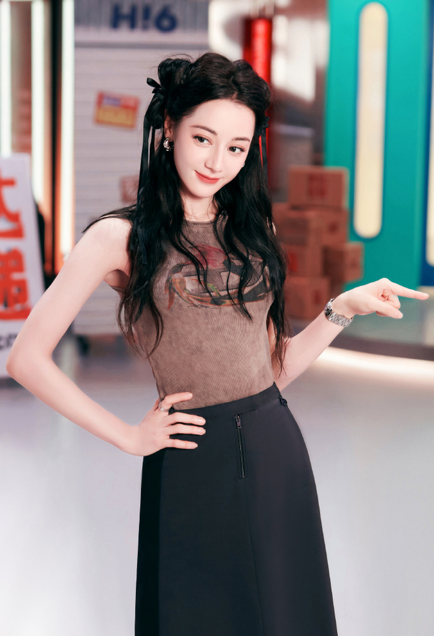 星闻#  迪丽热巴明媚笑容传递快乐信号91  能唱会跳的迪掌柜现场