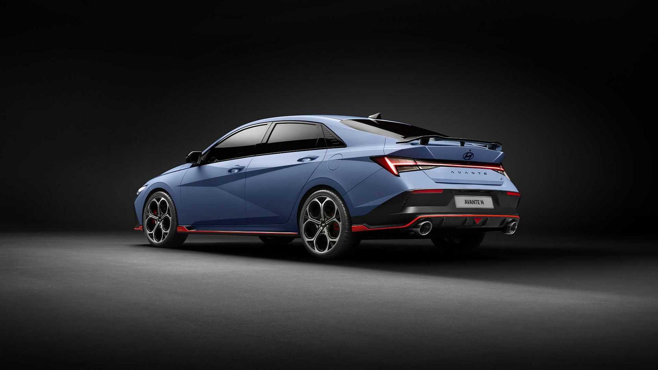 官方图片描述的是avante,这是韩国国内对这款轿车的称呼.