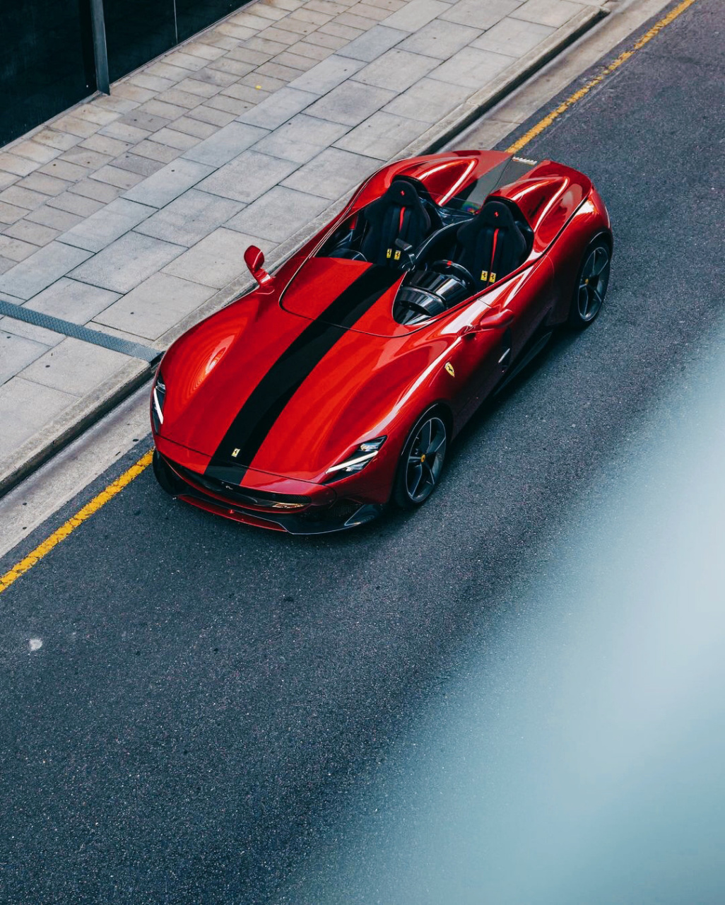 法拉利monza sp2:速度之巅,王者归来 法拉利monza sp2是一款超级跑车