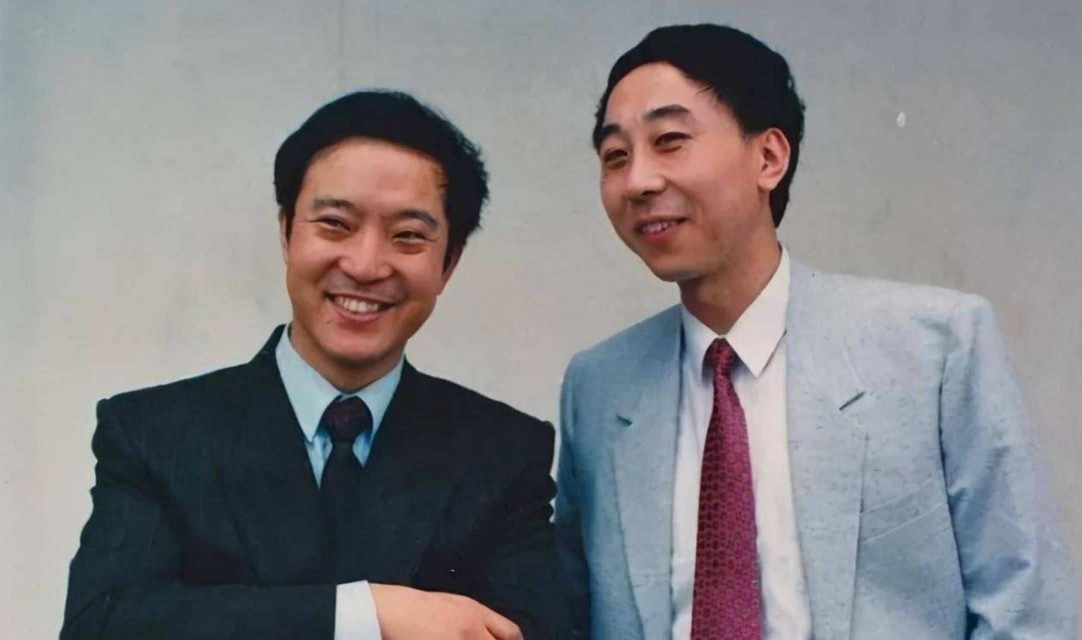 一次,冯巩去朋友家做客时,遇到了一位年轻的保姆,名叫张梦.